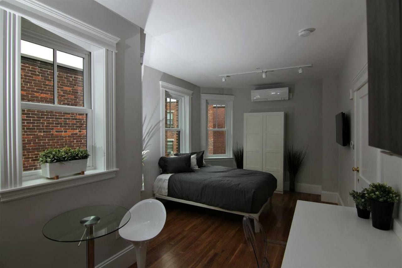 A Stylish Stay W/ A Queen Bed, Heated Floors.. #3 ブルックライン エクステリア 写真