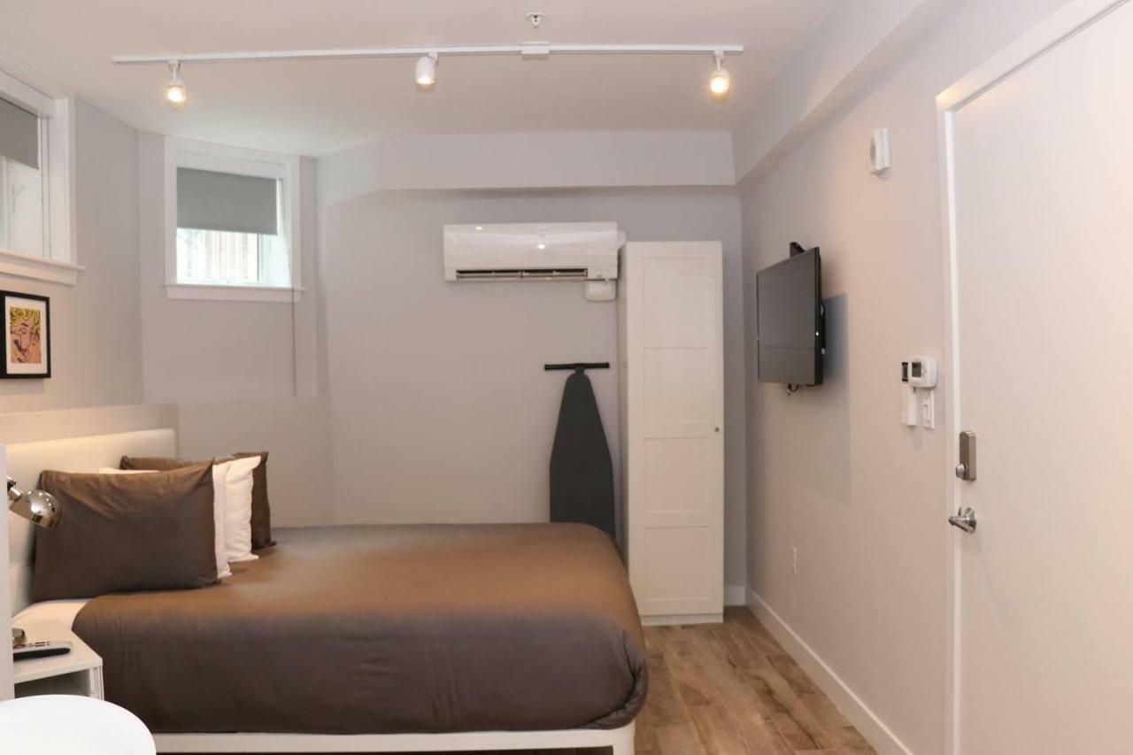 A Stylish Stay W/ A Queen Bed, Heated Floors.. #3 ブルックライン エクステリア 写真